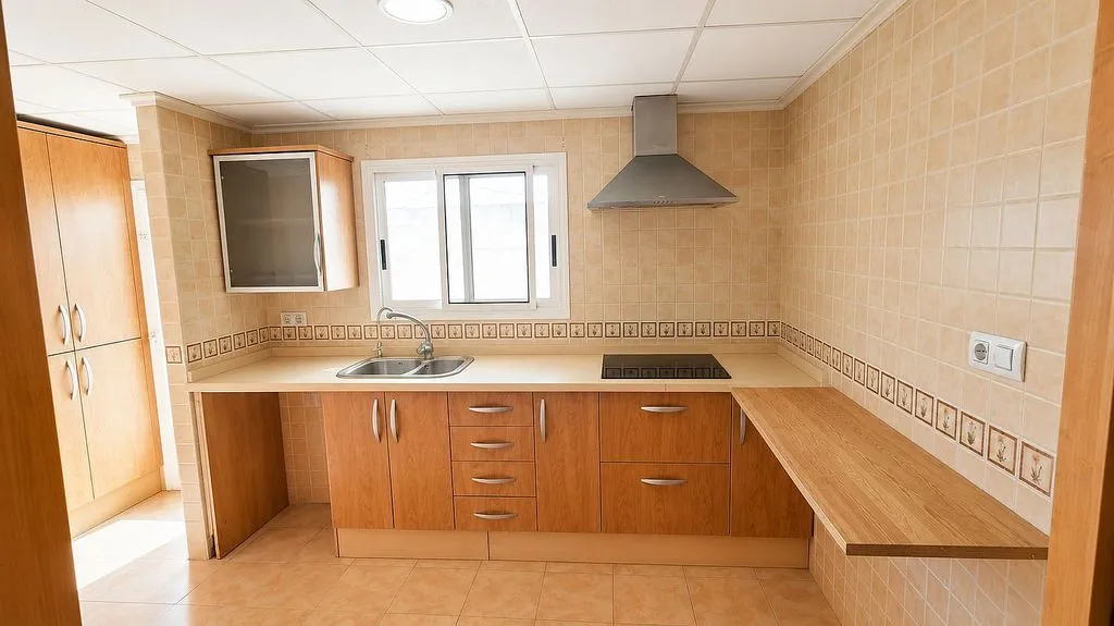 Kitchen - Apartment with Balcony in Canals
