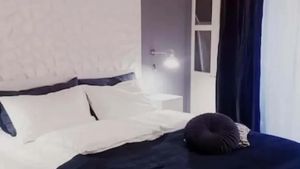 Bedrooms - Furnished Studio with Air Conditioning in Genoa