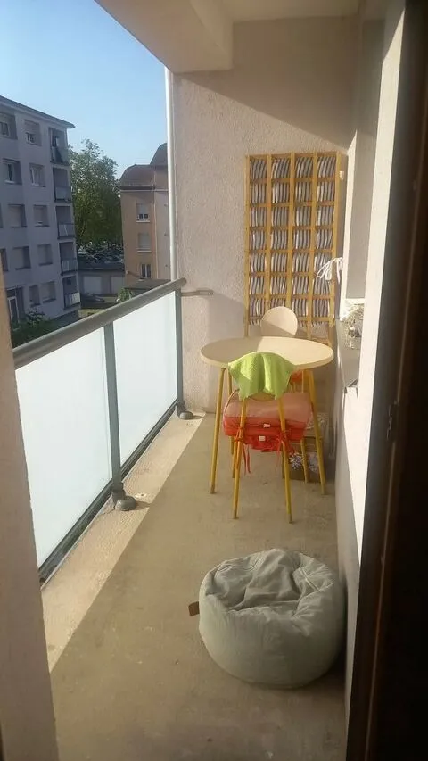 Balcone - 3-Bedroom Apartment with Balcony in City Centre