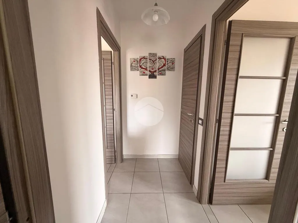Esik - 2-Bedroom Apartment with Balcony in Torino