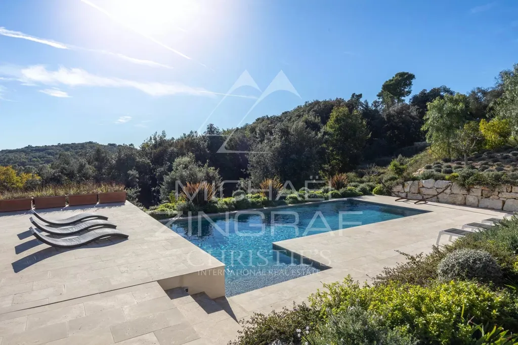 Piscine - Maison Provençale Moderne avec Vue Panoramique