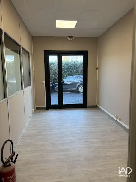 Toad - Commercial Space with Accessibility in Compiègne