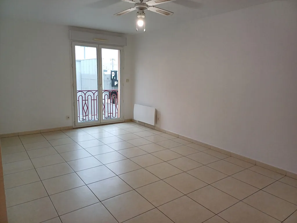 Toad - 2-Bedroom Apartment with Intercom in Sète Centre
