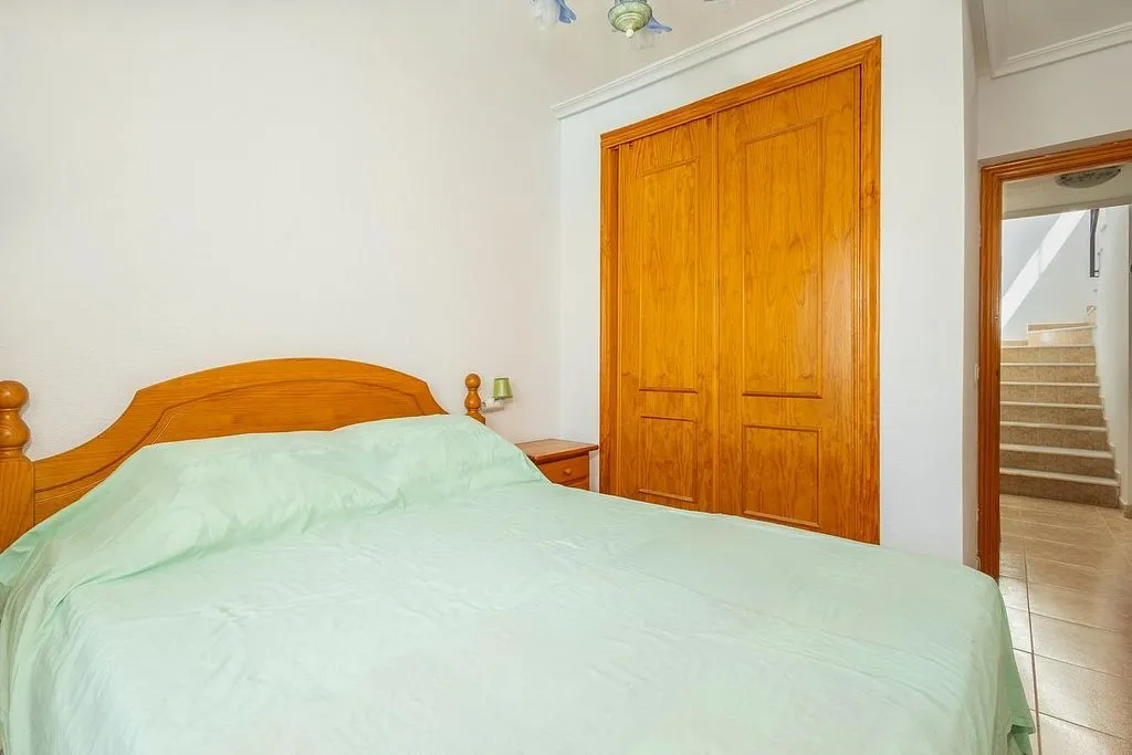 Chambres - Semi-Detached House with Pool in Torrevieja