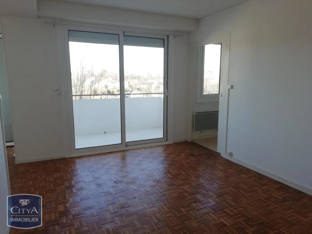 Stanze - 3-Piece Flat with Balcony in Trélissac