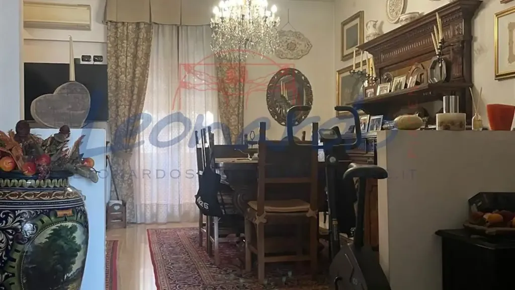 Salle à manger - Apartment with Balcony in Piacenza