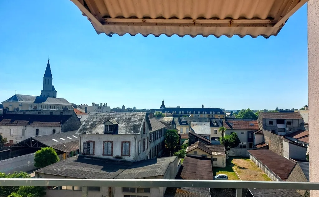 Balcone - 2-Bed Apartment with Balcony in Tarbes