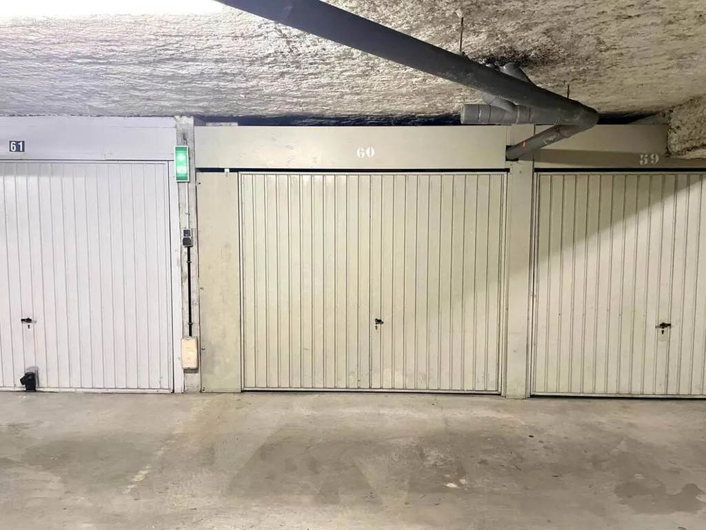 Garaaž - Secure Parking in Hyères
