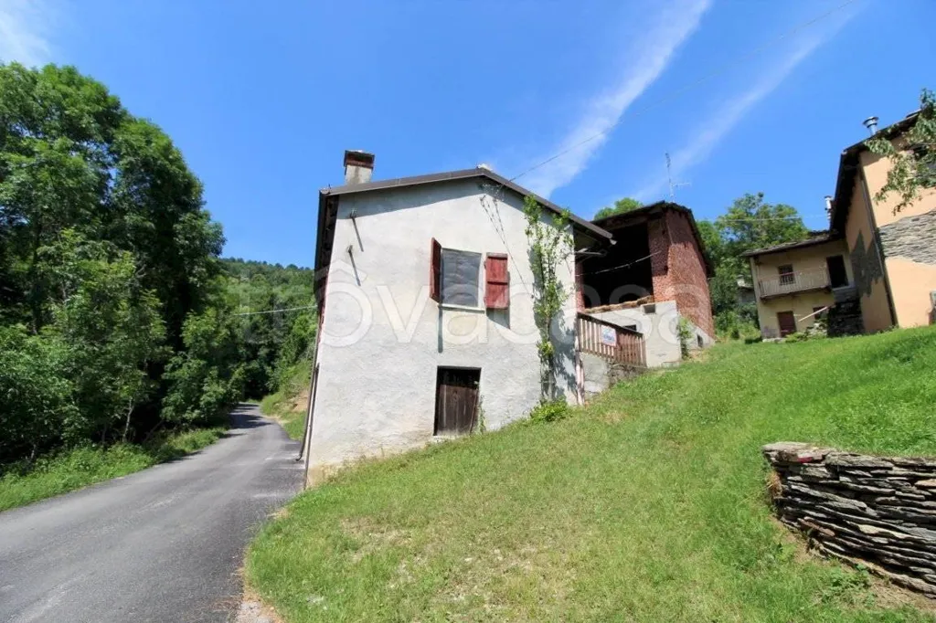 Välivaade - Rustic Property with Private Garden in Paesana