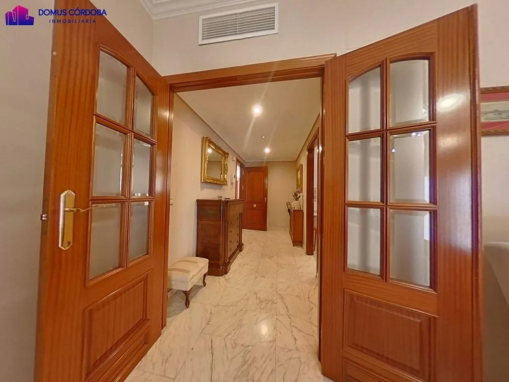 Modern Flat with Garage in Ciudad Jardín