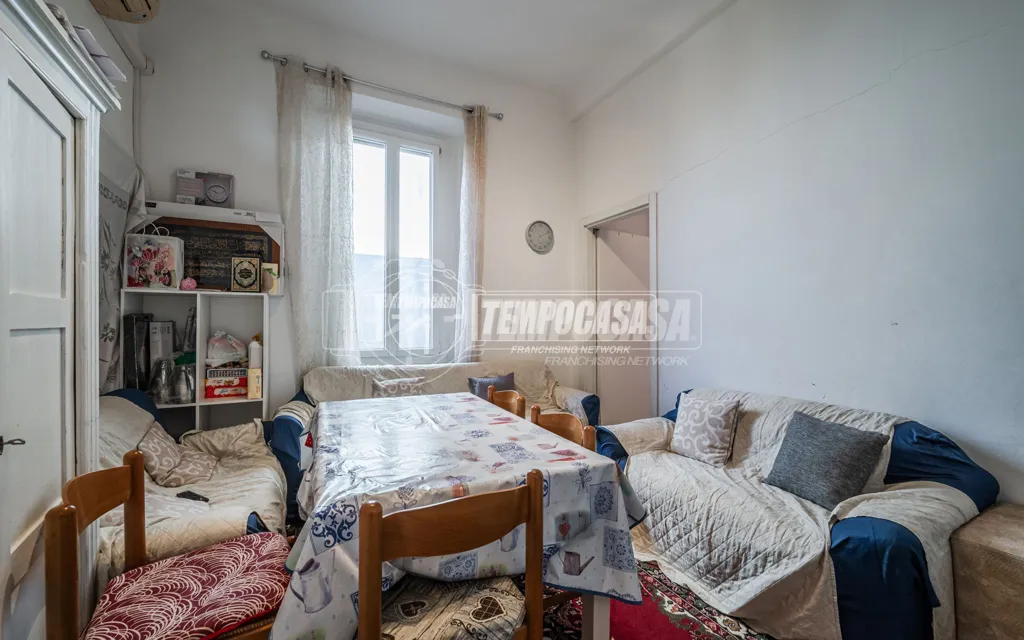 Elutuba - Two-Bedroom Apartment for Renovation in Milan