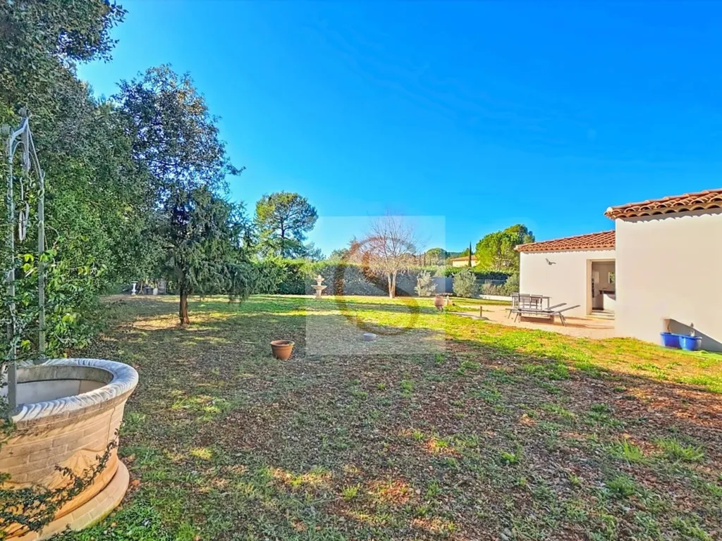 Jardin - Maison Récemment Construite avec Jardin à Cotignac