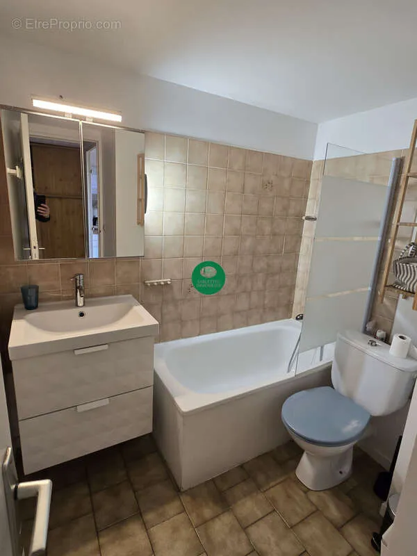 Salles de bain - Appartement Duplex avec Terrasse au Cœur des Sablettes