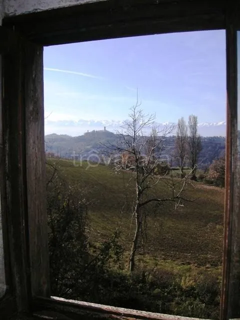 Rooms - Rustic Stone Casale with Cultivable Land in Murazzano