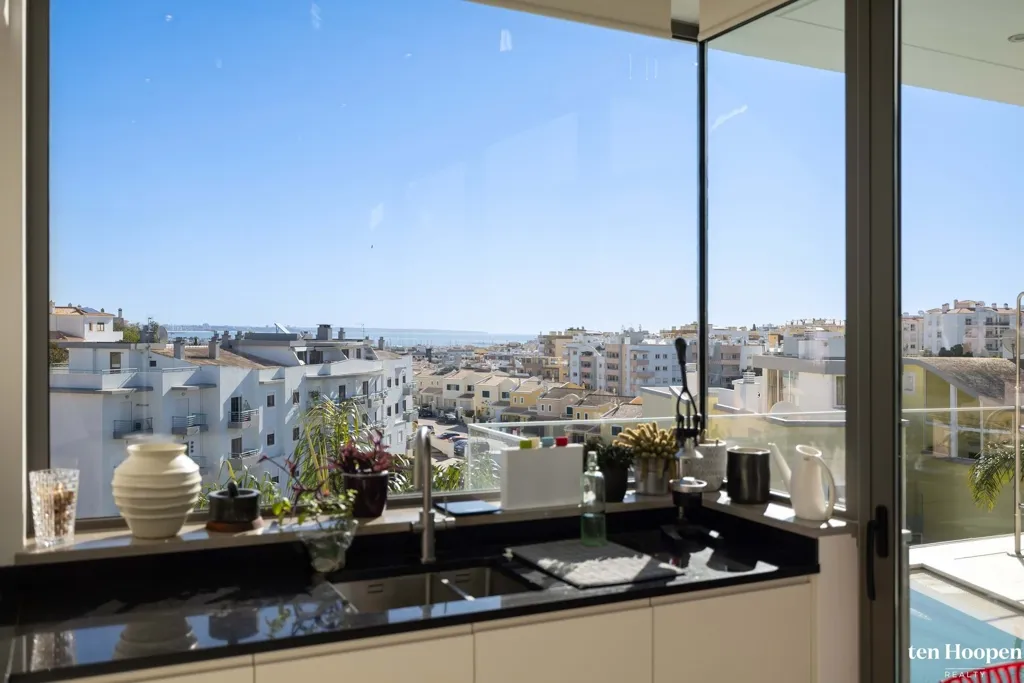 Balcone - Contemporary Villa with Ocean Views in Cerro das Mós