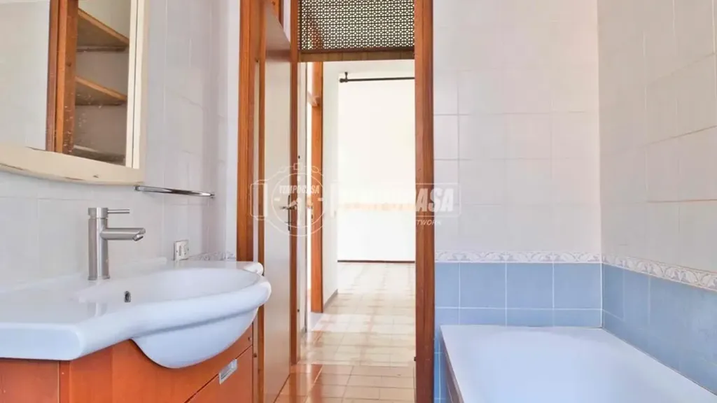 Vannitoad - Bright 2-Bedroom Apartment with Balcony in Cameri