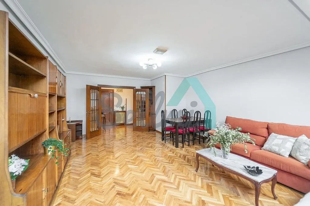 Elutuba - Furnished Flat with West View in Oviedo
