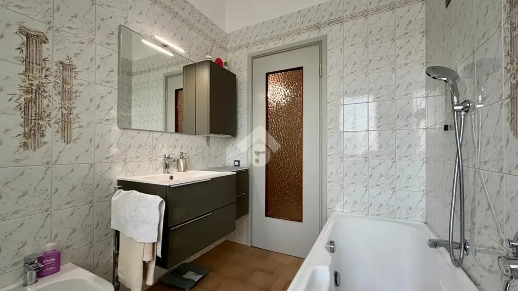 Salles de bain - Apartment with Terraces in Carvico