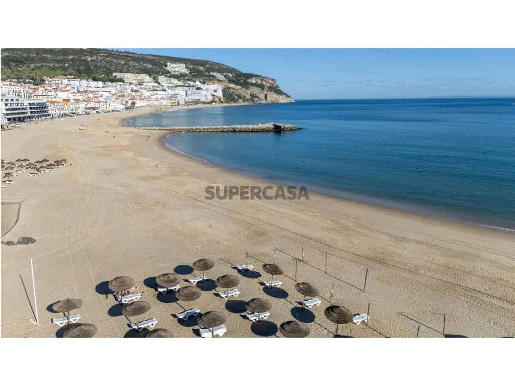 Duplex Flat with Sea View in Sesimbra