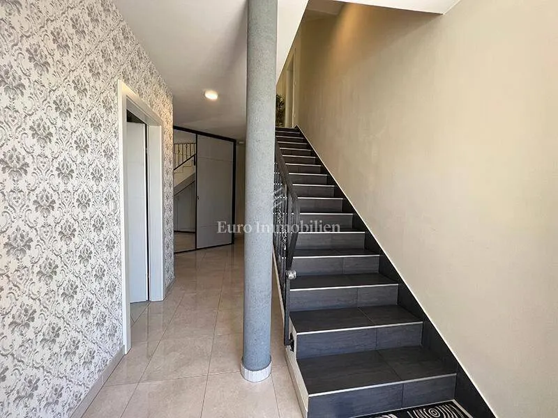 Toad - Modern Villa with Sea Views in Baška Voda