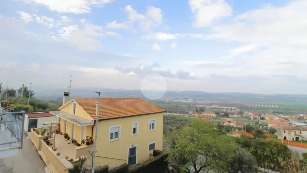 Luftaufnahme - Semi-Independent House with Solar Panels in Atri