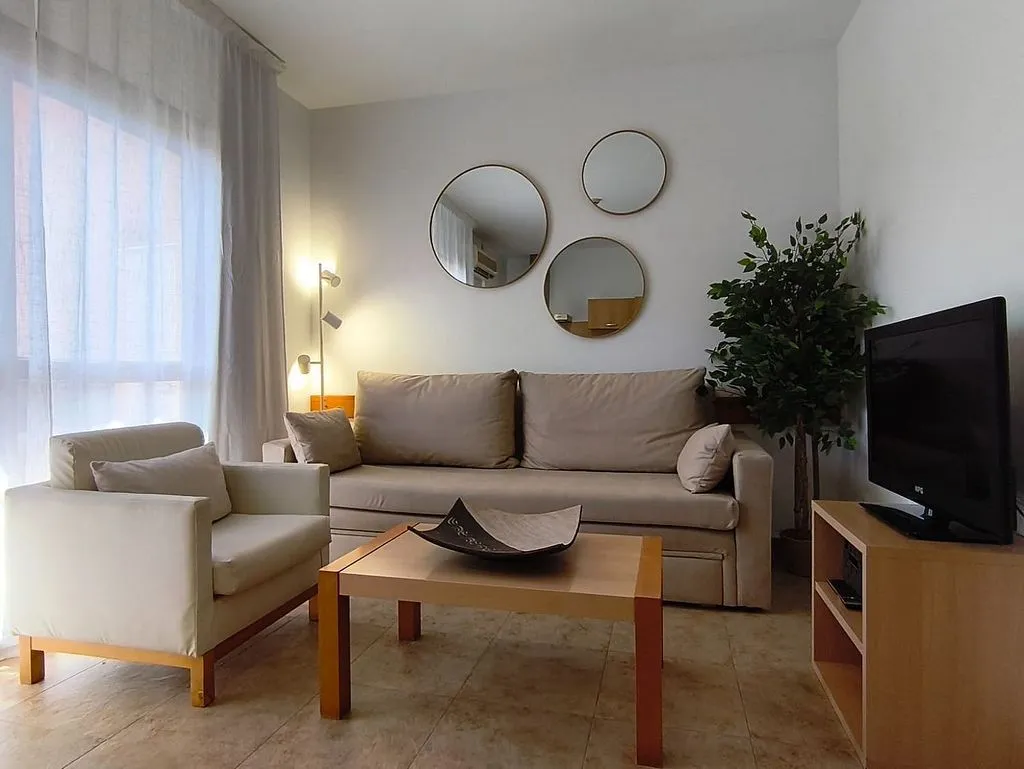 Soggiorno - 1-Bed Apartment with Pool on Avenida Del Decano