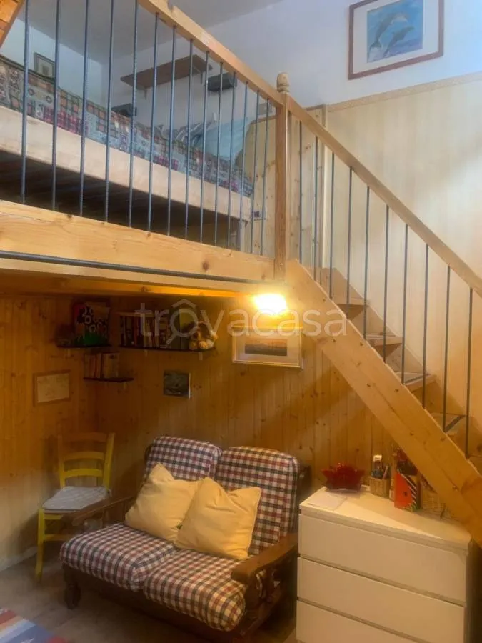 Toad - Independent House with Panoramic View in Bellino