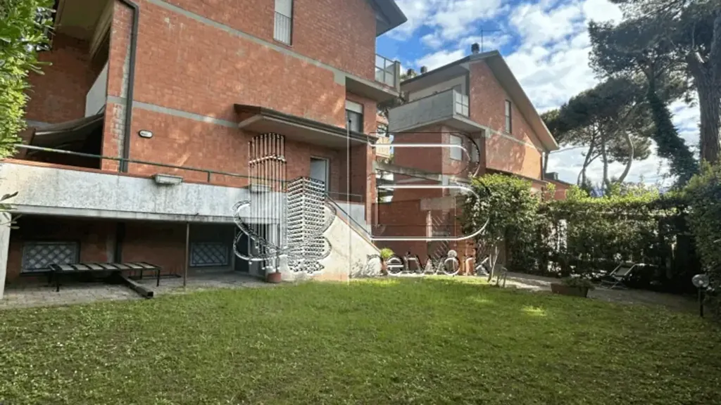 Aed - Multi-Level Villa with Sea Proximity in Pietrasanta