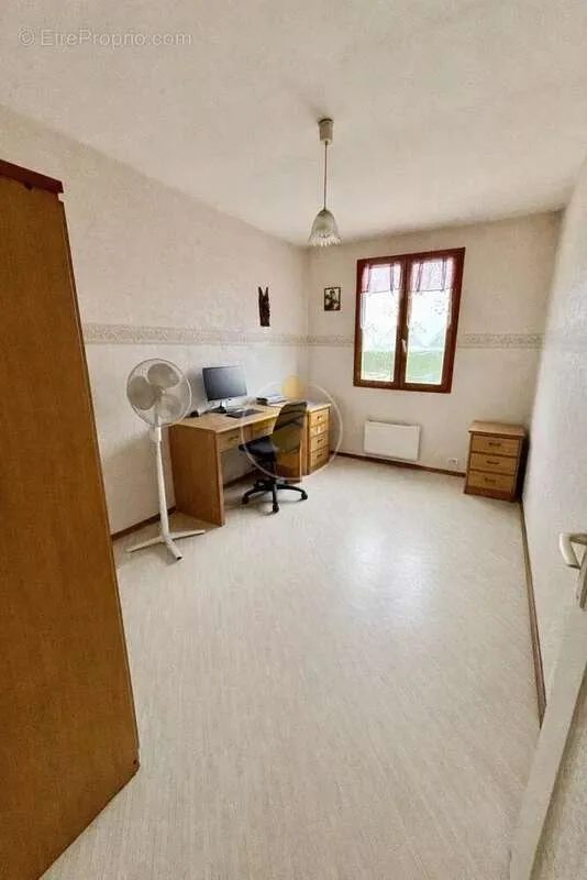 Bureau - Pavillon à Rénover avec Jardin à Tergnier