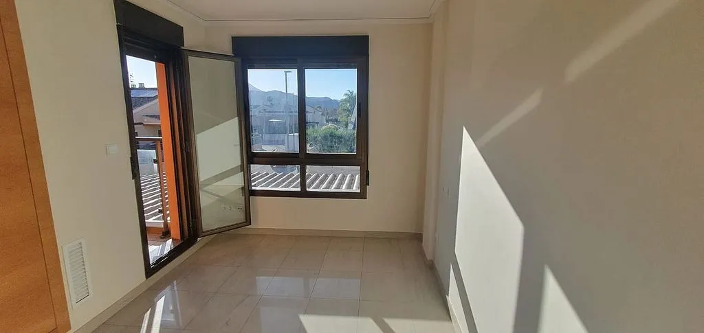 Pièces - Pareded Chalet with Garden in Gandia