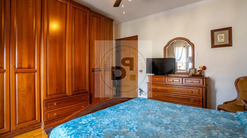 Chambres - Rear-Attached Villa with Garden in Salò