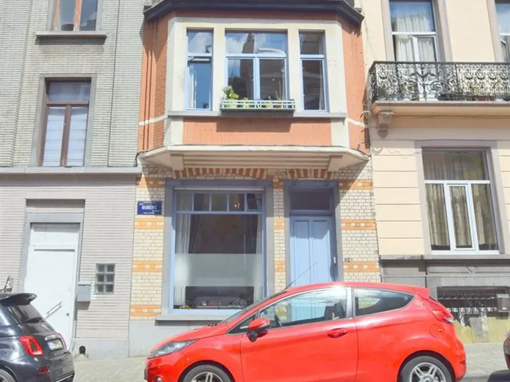 Extérieur - Maison avec Séjour Lumineux à Schaarbeek