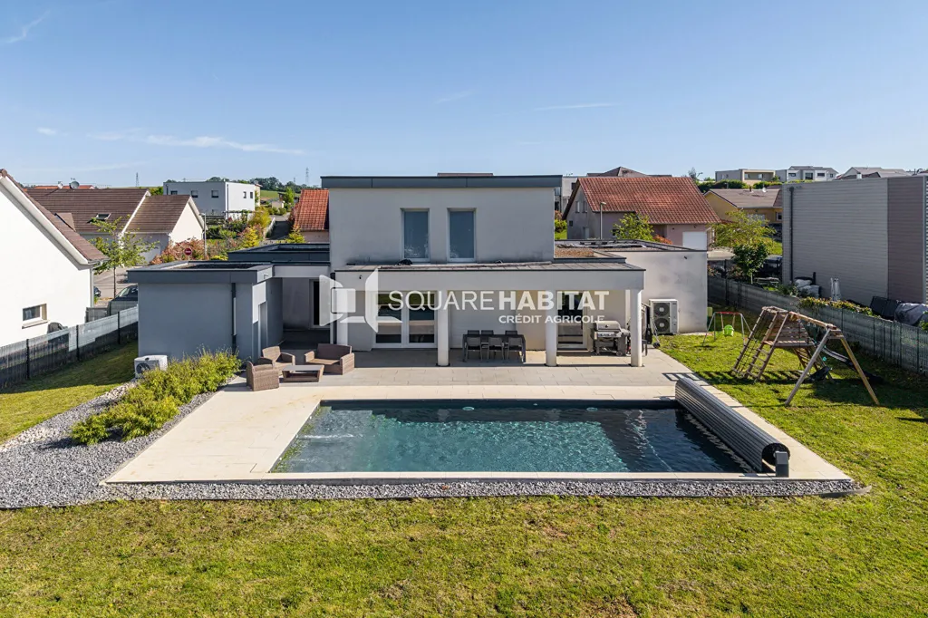 Vue aérienne - Maison de 2018 avec Piscine à Montbéliard