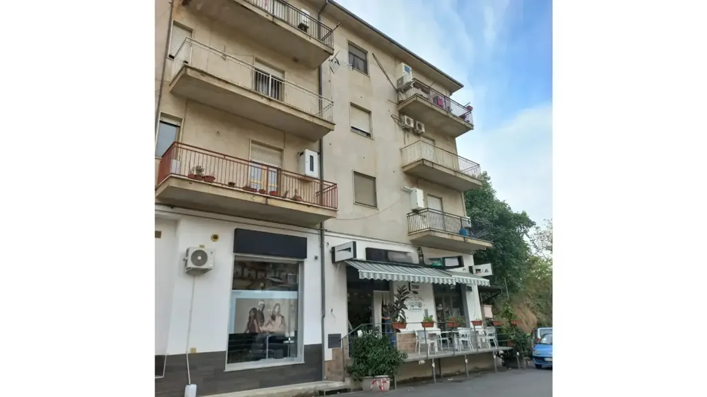 Exterior - Rustic Bilocale with Fireplace in Luzzi