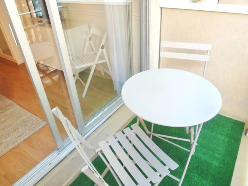 Terrass - Studio with Balcony in Clichy