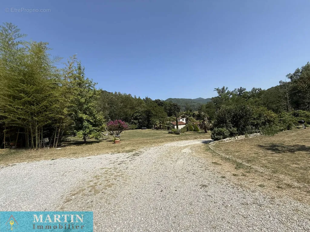 Giardino - Mas with River Access in Peaceful Hamlet