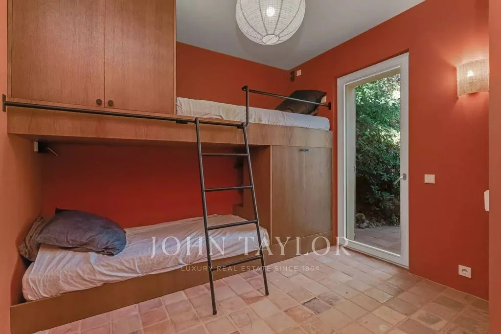 Chambres - Maison de Luxe avec Vue Mer à Ramatuelle