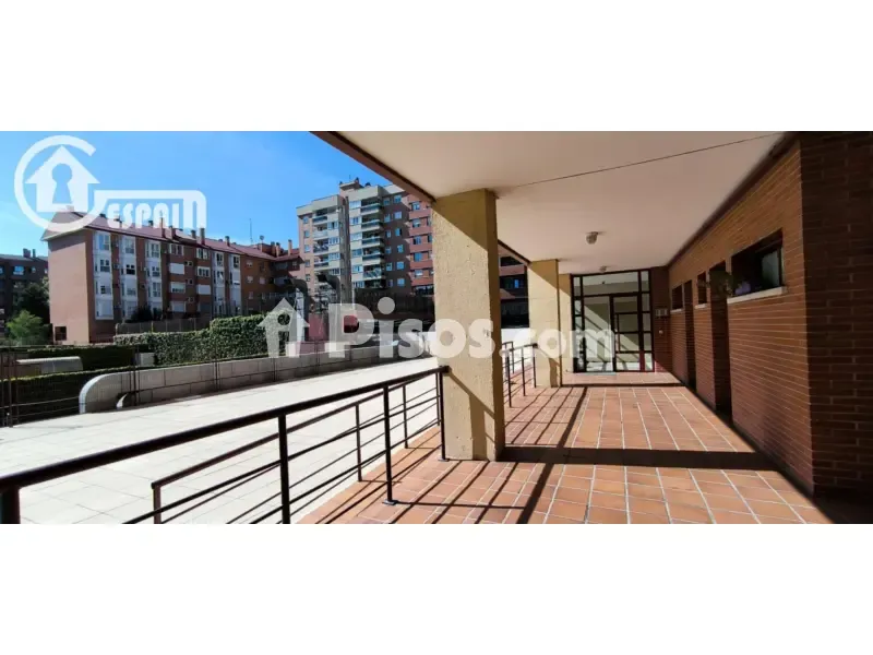 Rõdu - Duplex with Private Garage in Madrid