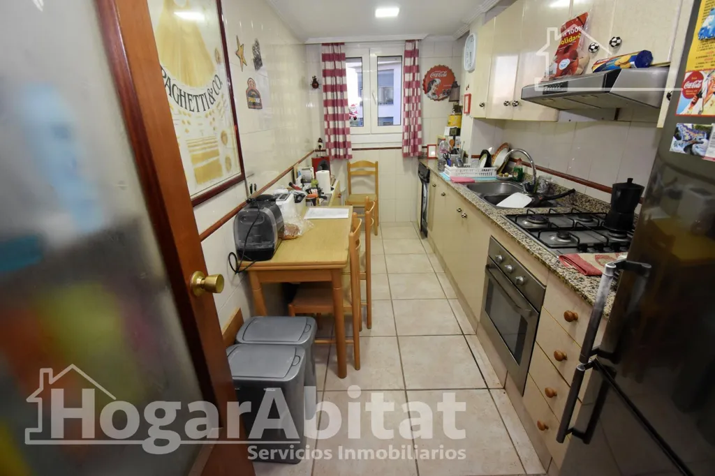Cuisine - Spacious Corner Flat with Garden View in Castellón
