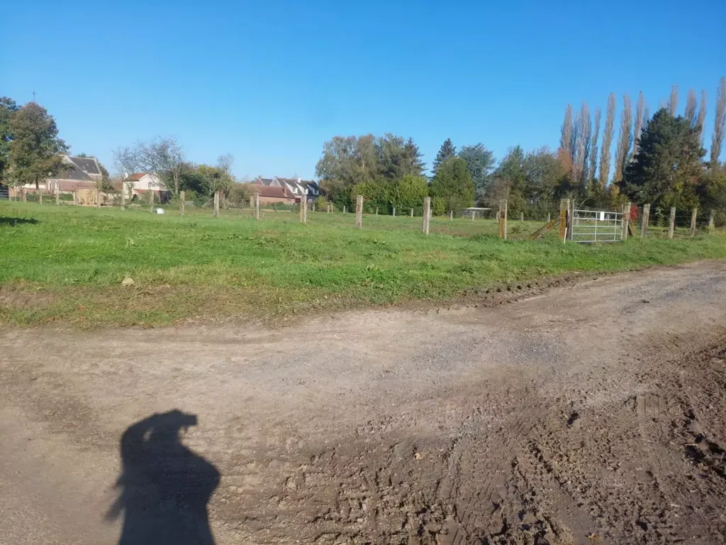 Aed - Buildable Land with South-East Exposure in Calm Area