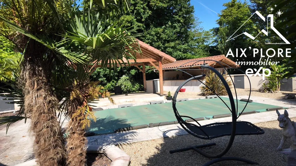 Jardin - Maison Longère Rénovée avec Piscine à Attignat