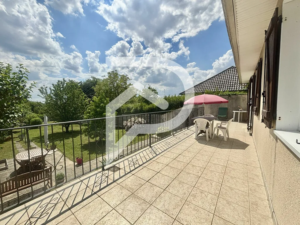 Terrasse - Maison de plain-pied avec jardin à Lisses