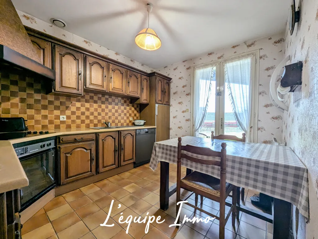 Cucina - House with Garden near Samatan Centre