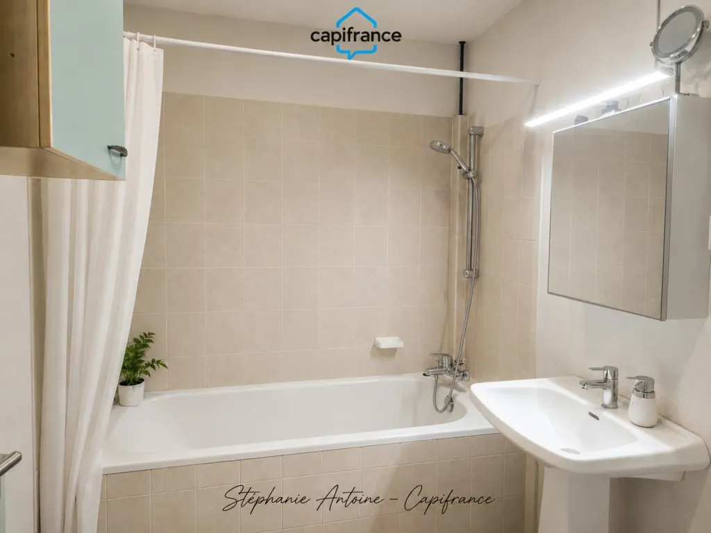 Vannitoad - Spacious 6-Piece Apartment with Terrace in Orthez Centre