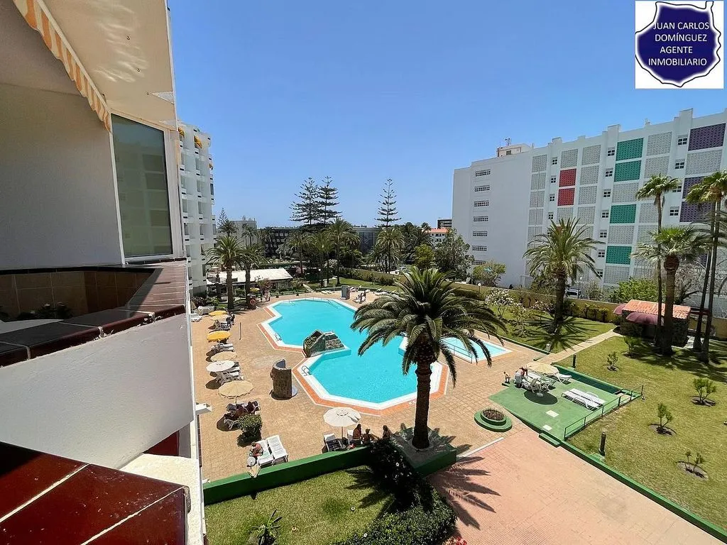 Piscina - Spacious Apartment with Balcony in Playa del Inglés