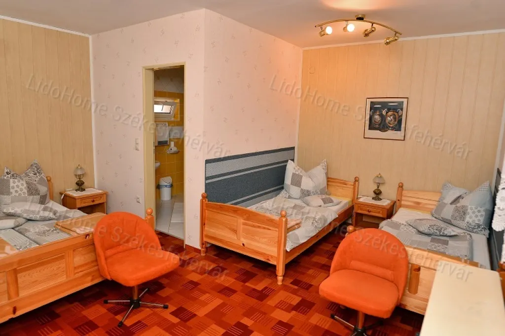 Magamistoad - Operational 13-Room Guesthouse in Herend