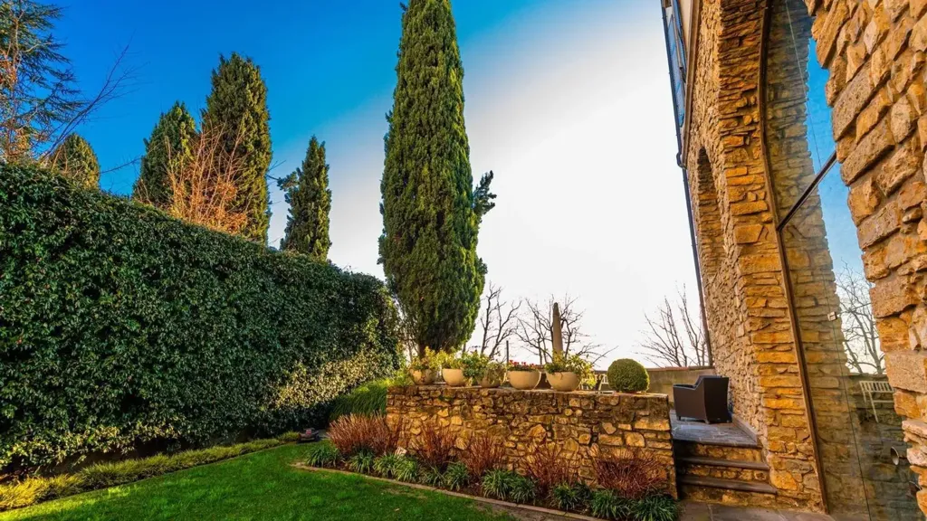 Aed - Historic Apartment with Convent Views in Bergamo