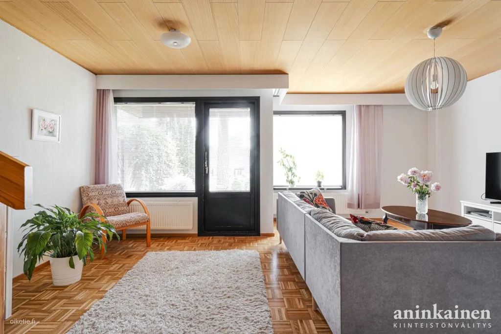 Elutuba - Two-Level Terraced House with Private Yard in Koivula