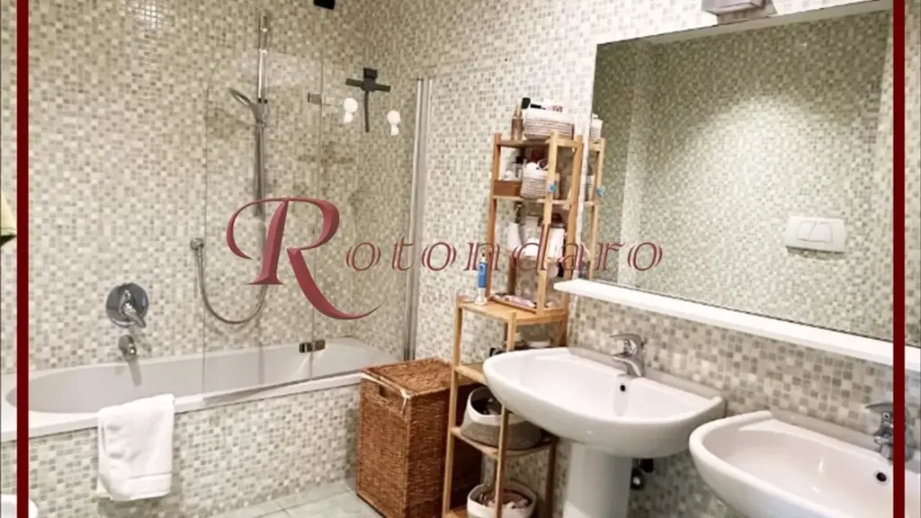 Vannitoad - Penthouse Apartment with Double Exposure in Milan