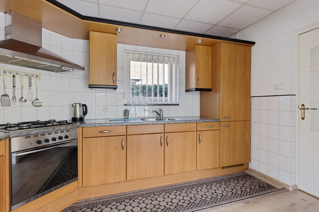 Cuisine - Detached House with Carport in Buitenpost